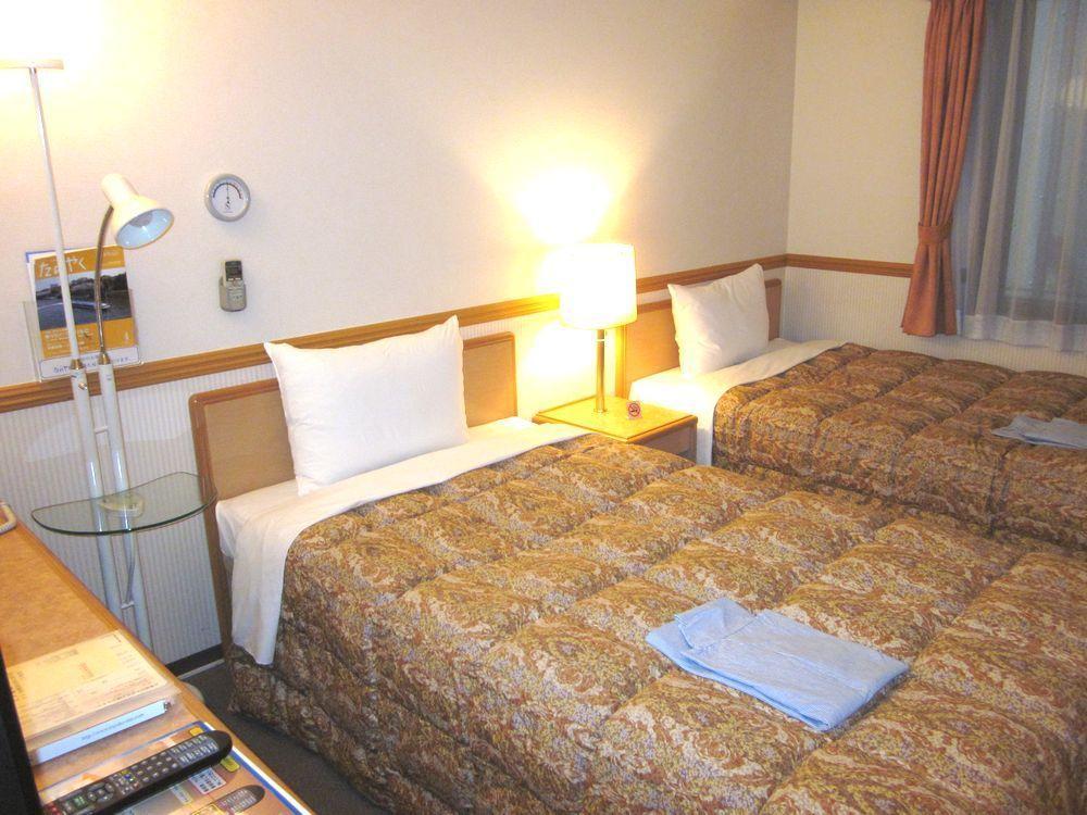 Toyoko Inn Hakata-Guchi Ekimae Fukuoka  Rom bilde